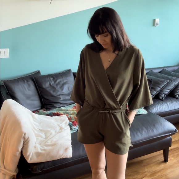 Romper - Picture 1 of 3